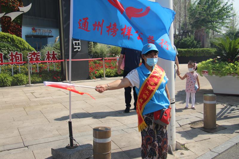 <strong>东北女插逼</strong>